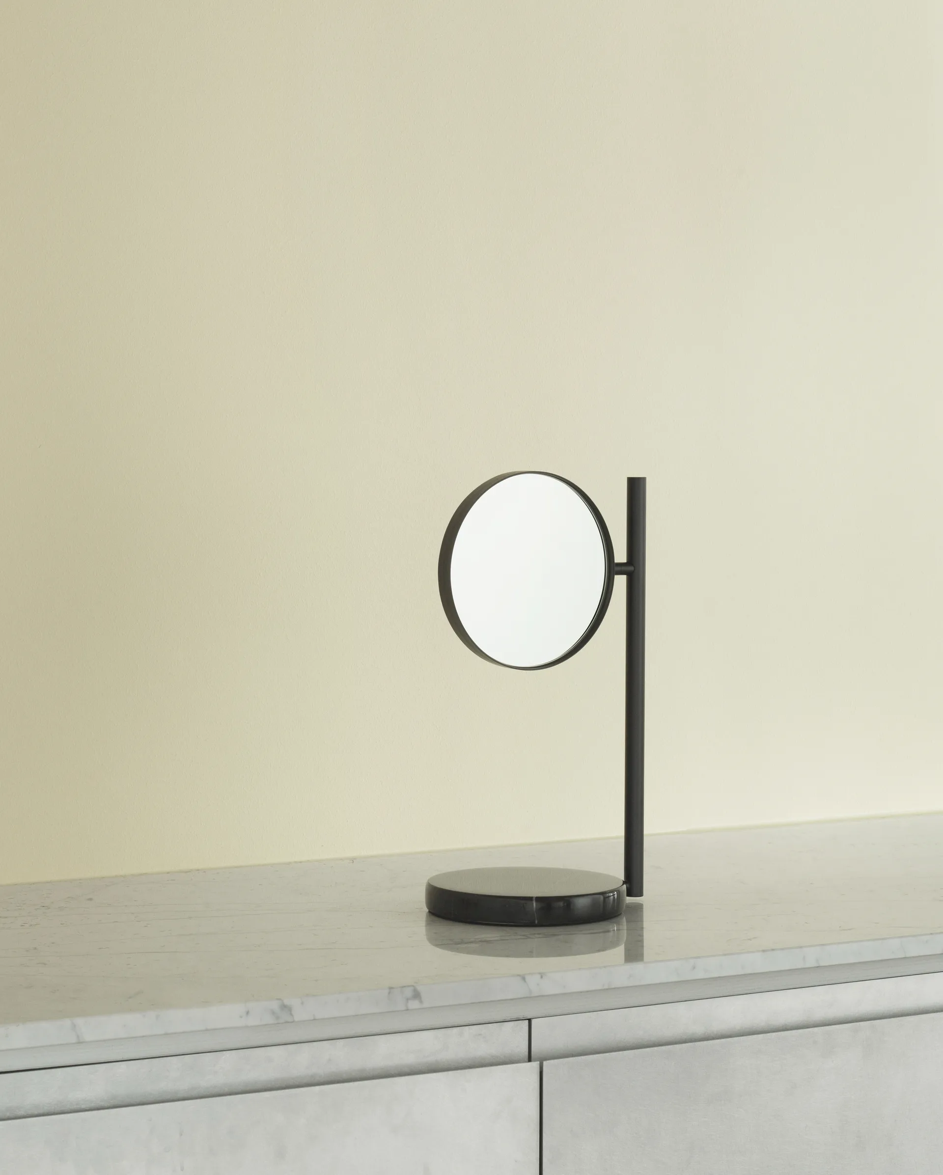 Pose table mirror double-sided, Black Normann Copenhagen