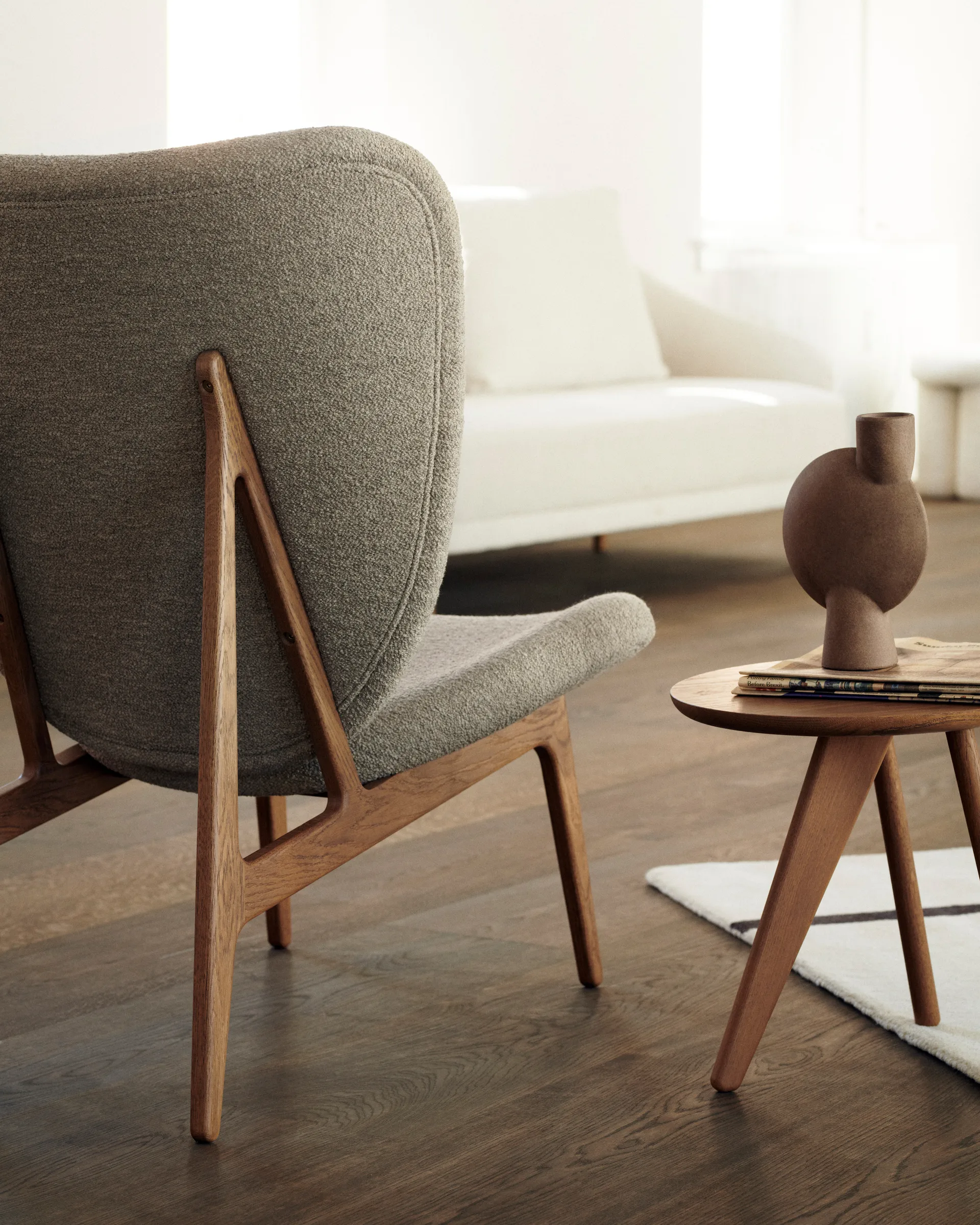 Fin side table 40 cm, Light smoked NORR11
