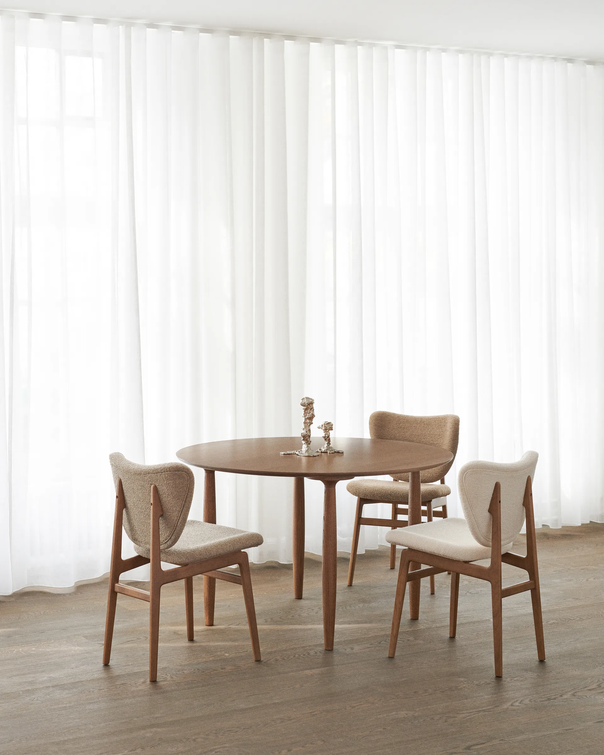 Oku dining table, Black oak, Ø120 cm NORR11
