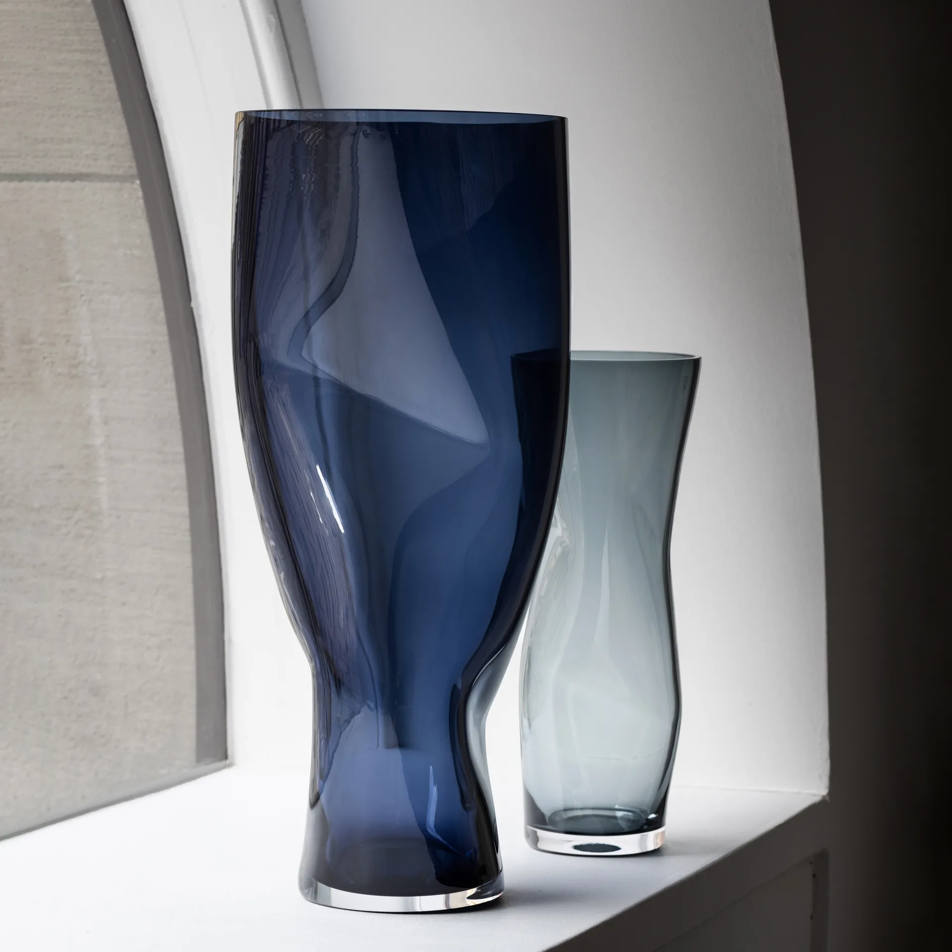 Squeeze vase, Midnight blue Orrefors