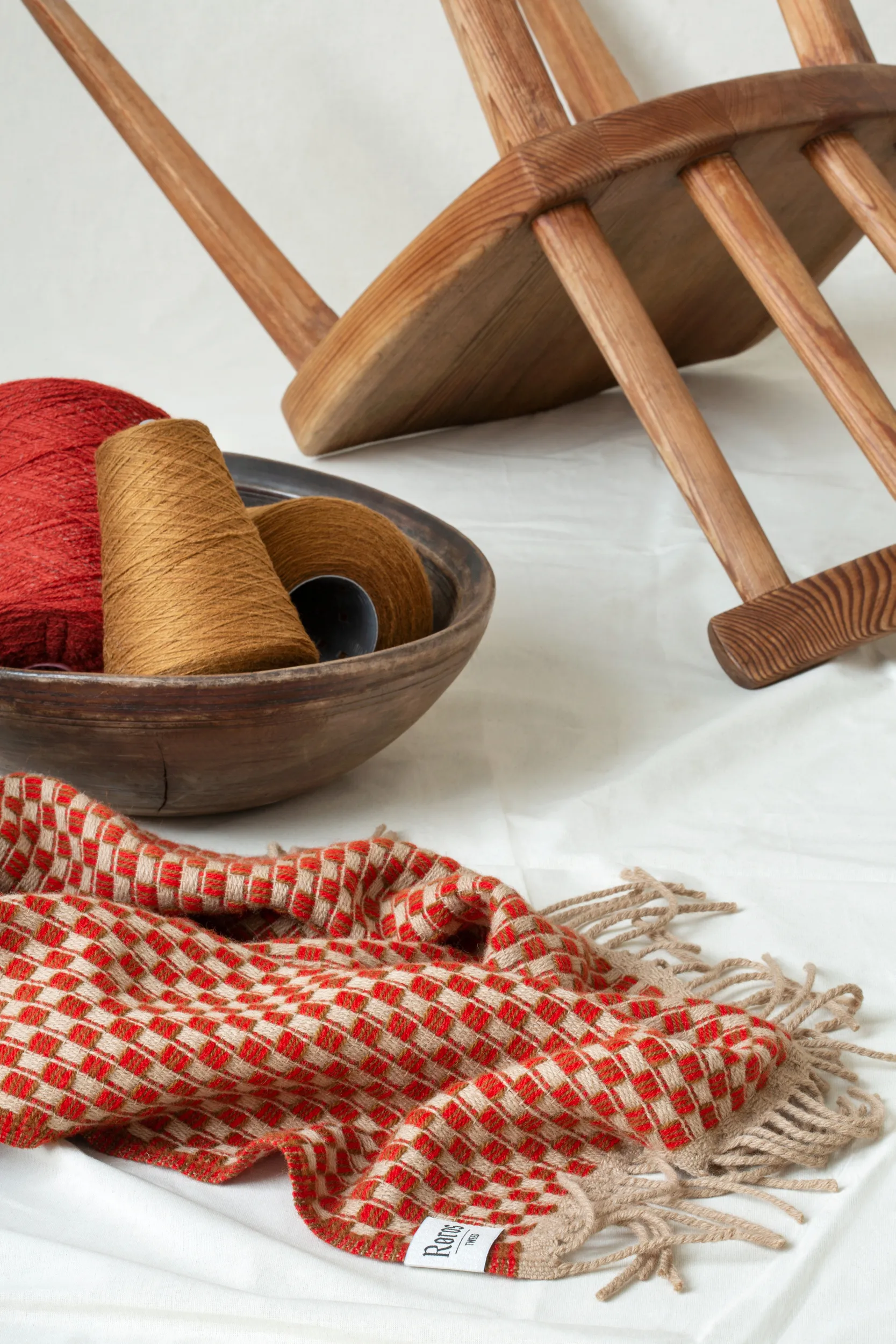 Isak throw 150x210 cm, Red sumac Røros Tweed