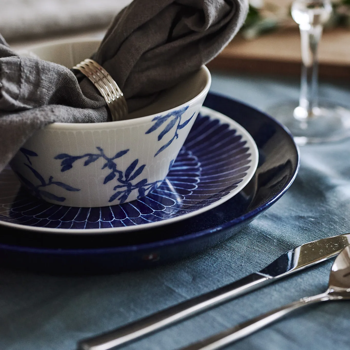Clean linen table cloth 145x350 cm, Smokey Blue Scandi Living