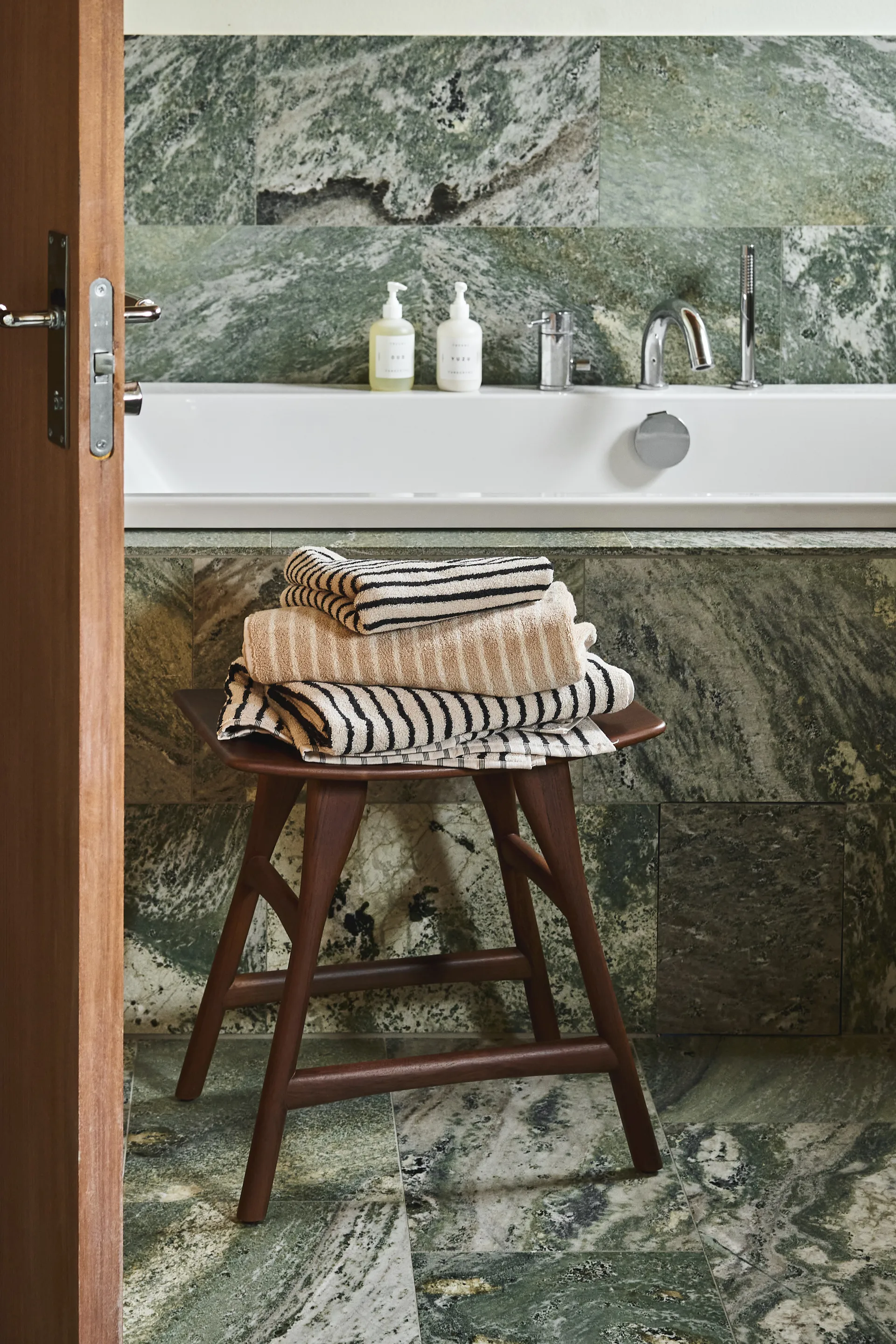 Drift bath towel 70x140 cm, Beige-white Scandi Living