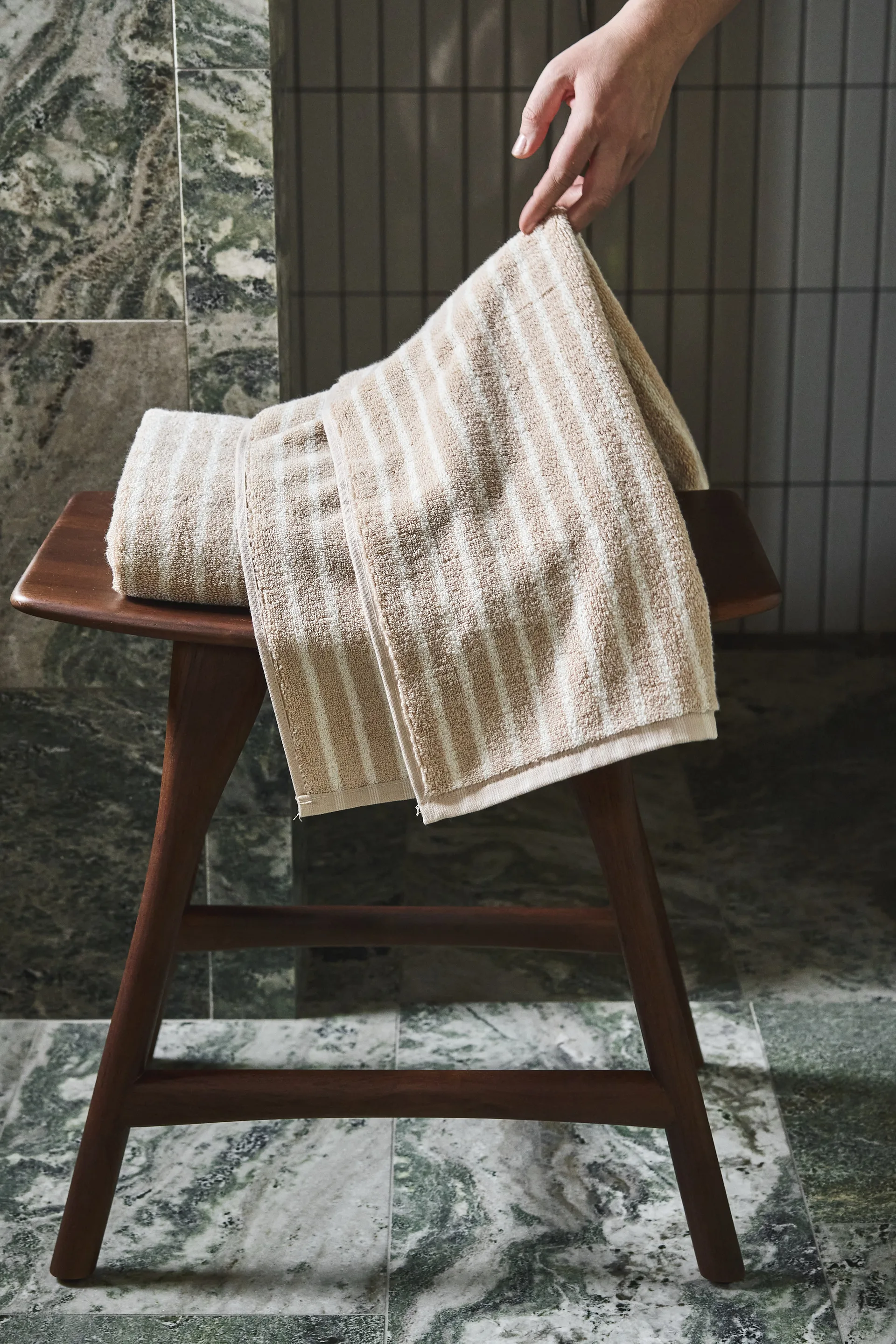 Drift bath towel 70x140 cm, Beige-white Scandi Living