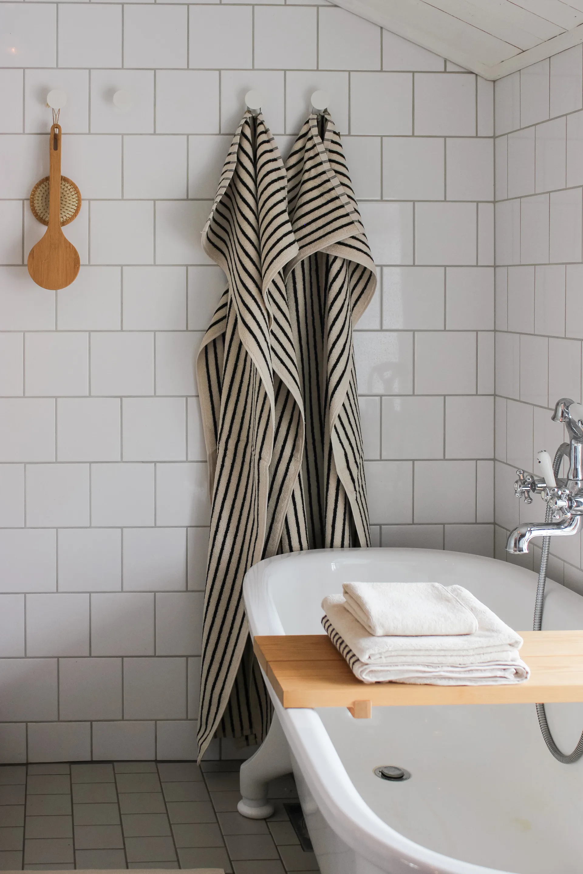 Drift bath towel 70x140 cm, White Scandi Living