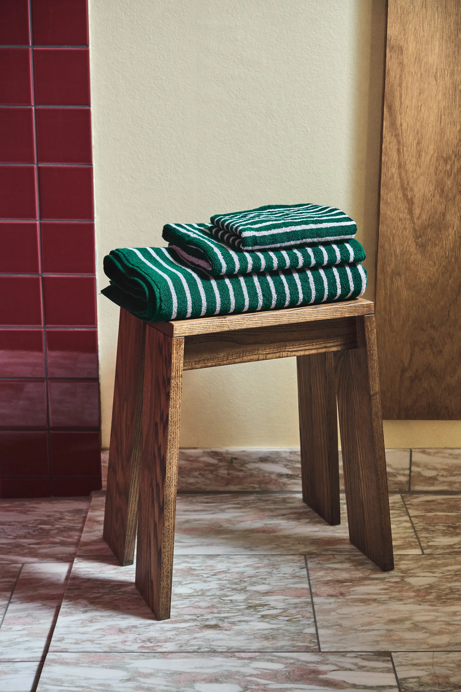 Drift towel 30x50 cm, Green-purple Scandi Living