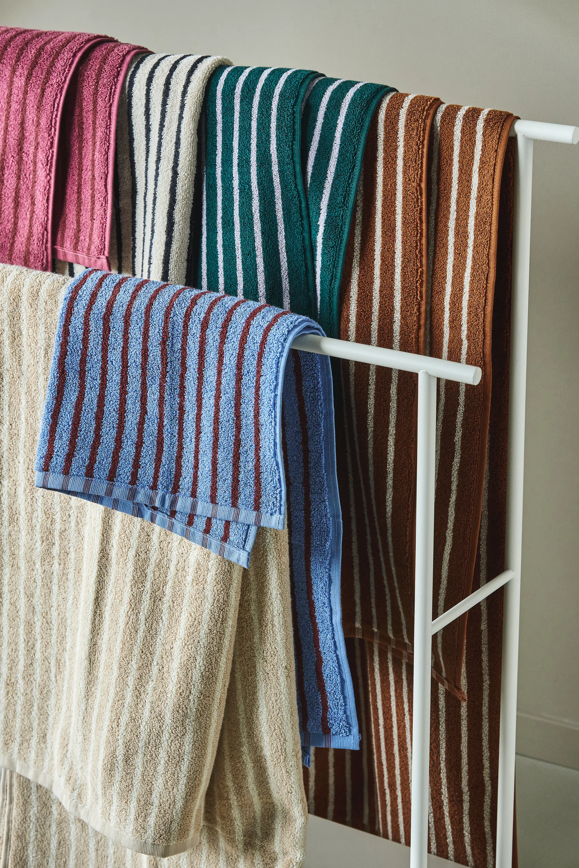 Drift towel 50x70 cm, Blue-red Scandi Living