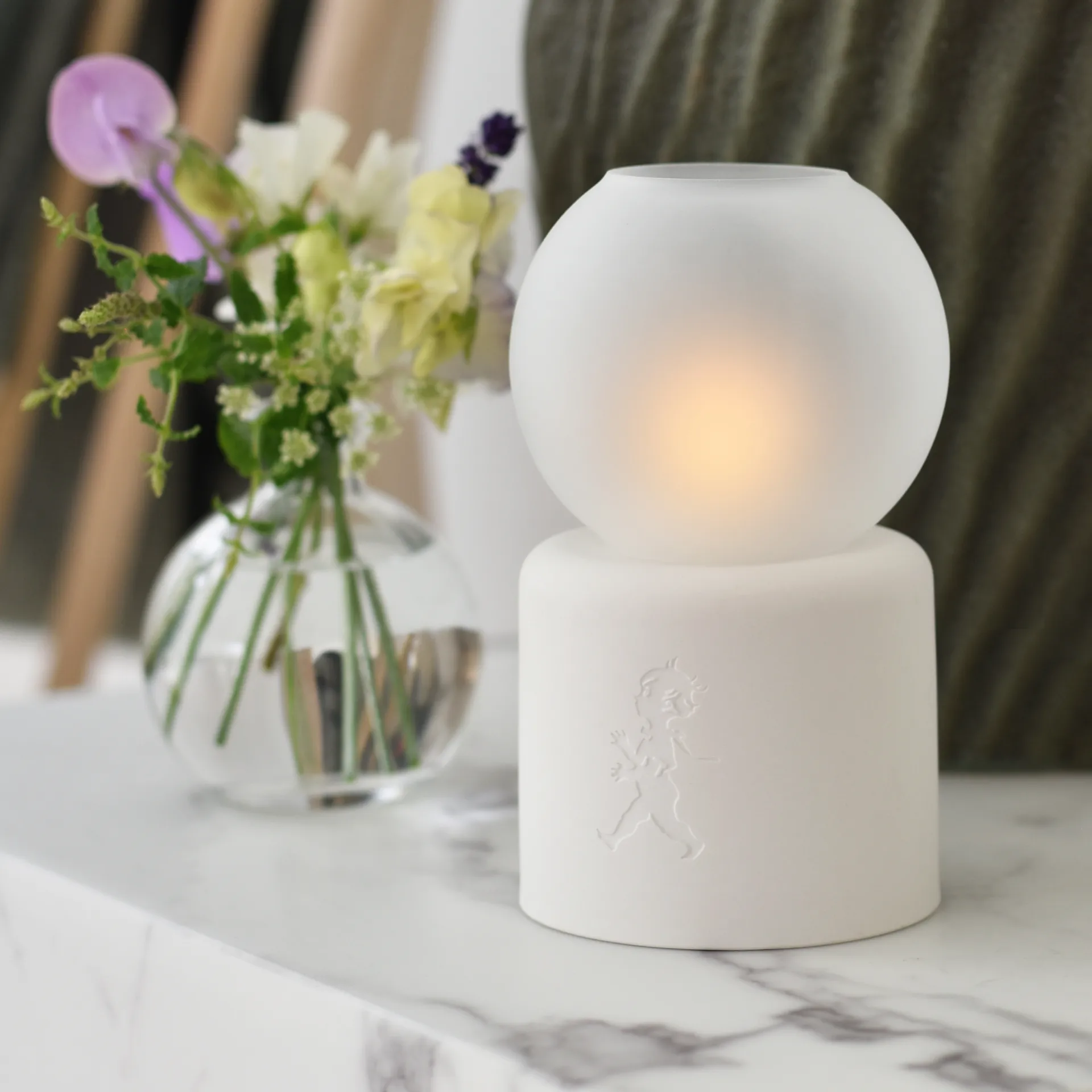 Globe tealight holder Ø9.5x17 cm, White Solstickan Design