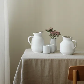 Amphora coffee vacuum jug 1 L - Soft white - Stelton