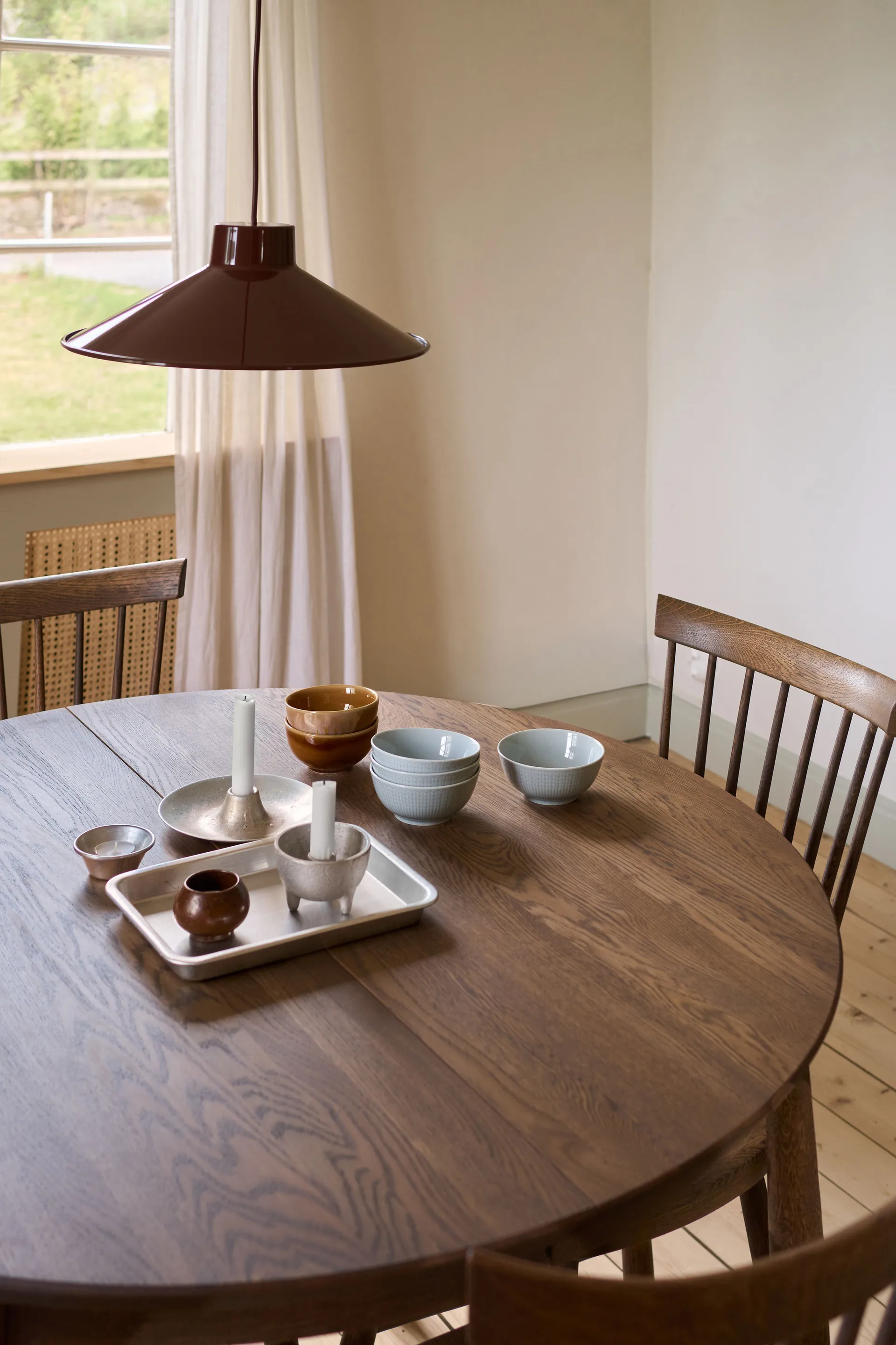Carl extendable dining table, Chocolat brown oil Special Edition (oak), Ø115 cm Stolab