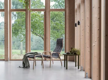 Lamino armchair and footstool - Sheepskin Charcoal-laquered beech - Swedese
