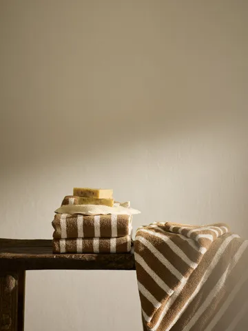 Bonnie towel 50x70 cm - Brown - Tell Me More
