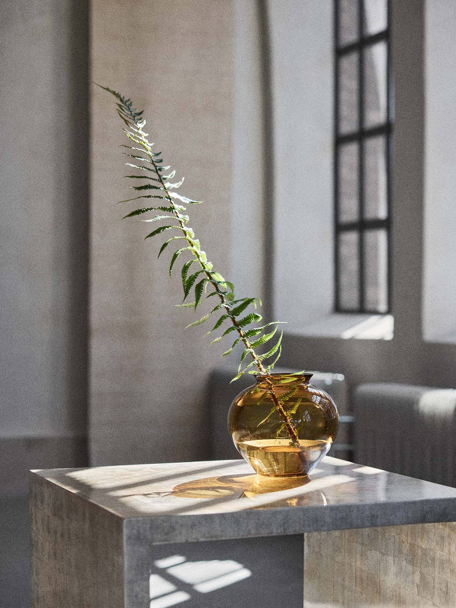 Velino vase, Amber brown, Ø20.5x18.5 cm Tell Me More