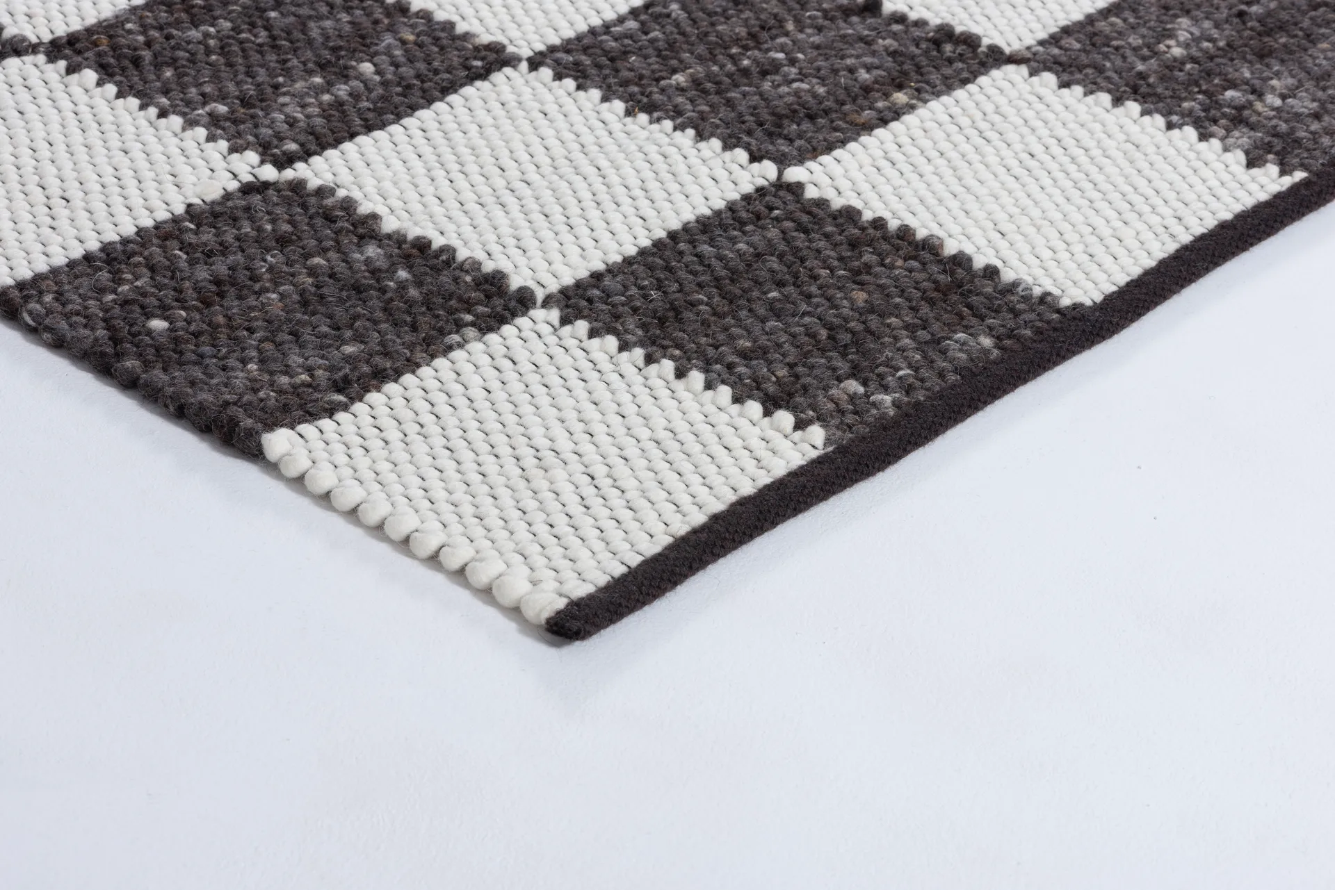 Gotland Design rug Special Edition, Anthracite-white nr. 2428, 250x300 cm Tisca
