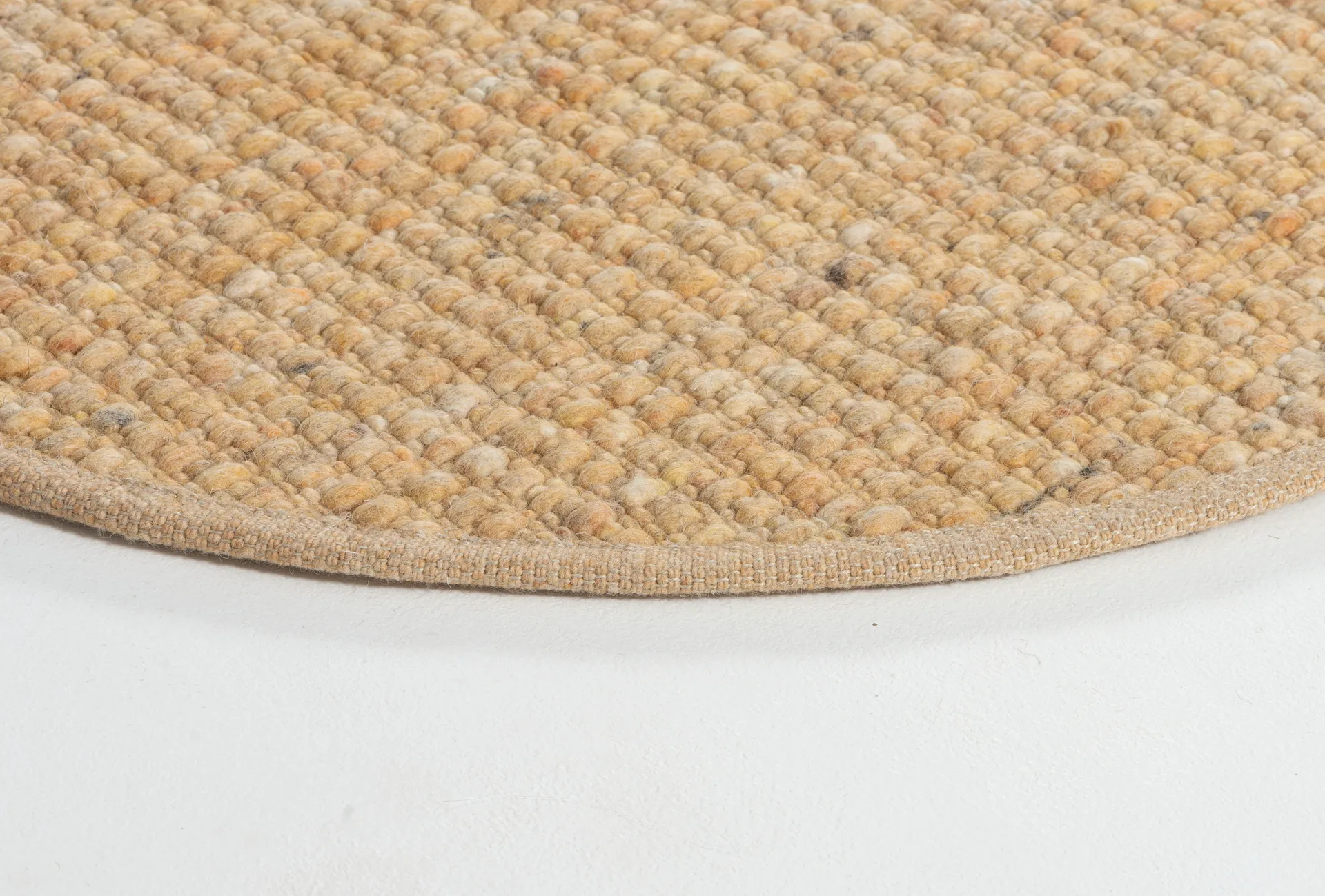 Greenland Swift round rug, Gold no. 261, Ø200 cm Tisca