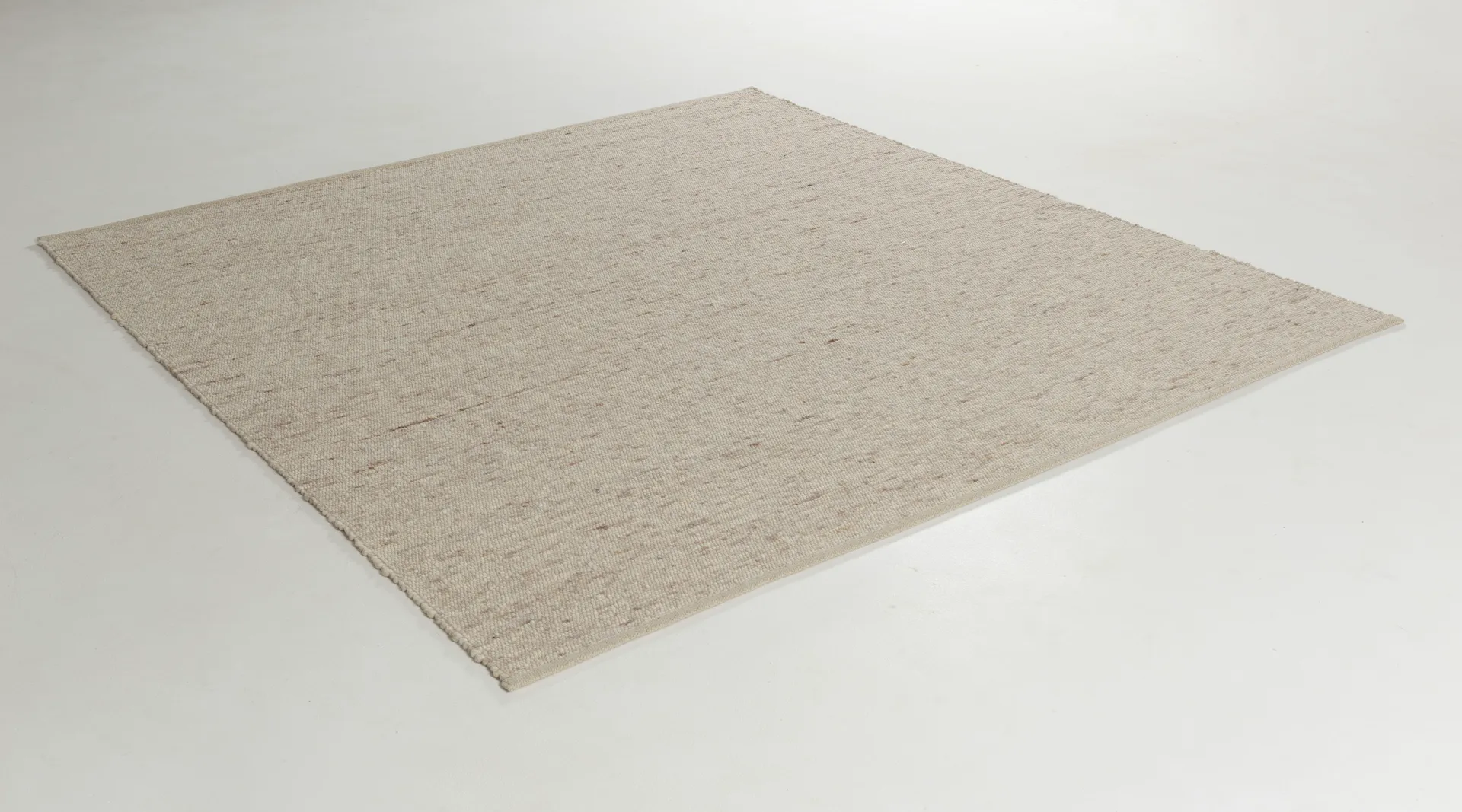 Sierrafil rug, Ecru no. 32, 70x140 cm Tisca