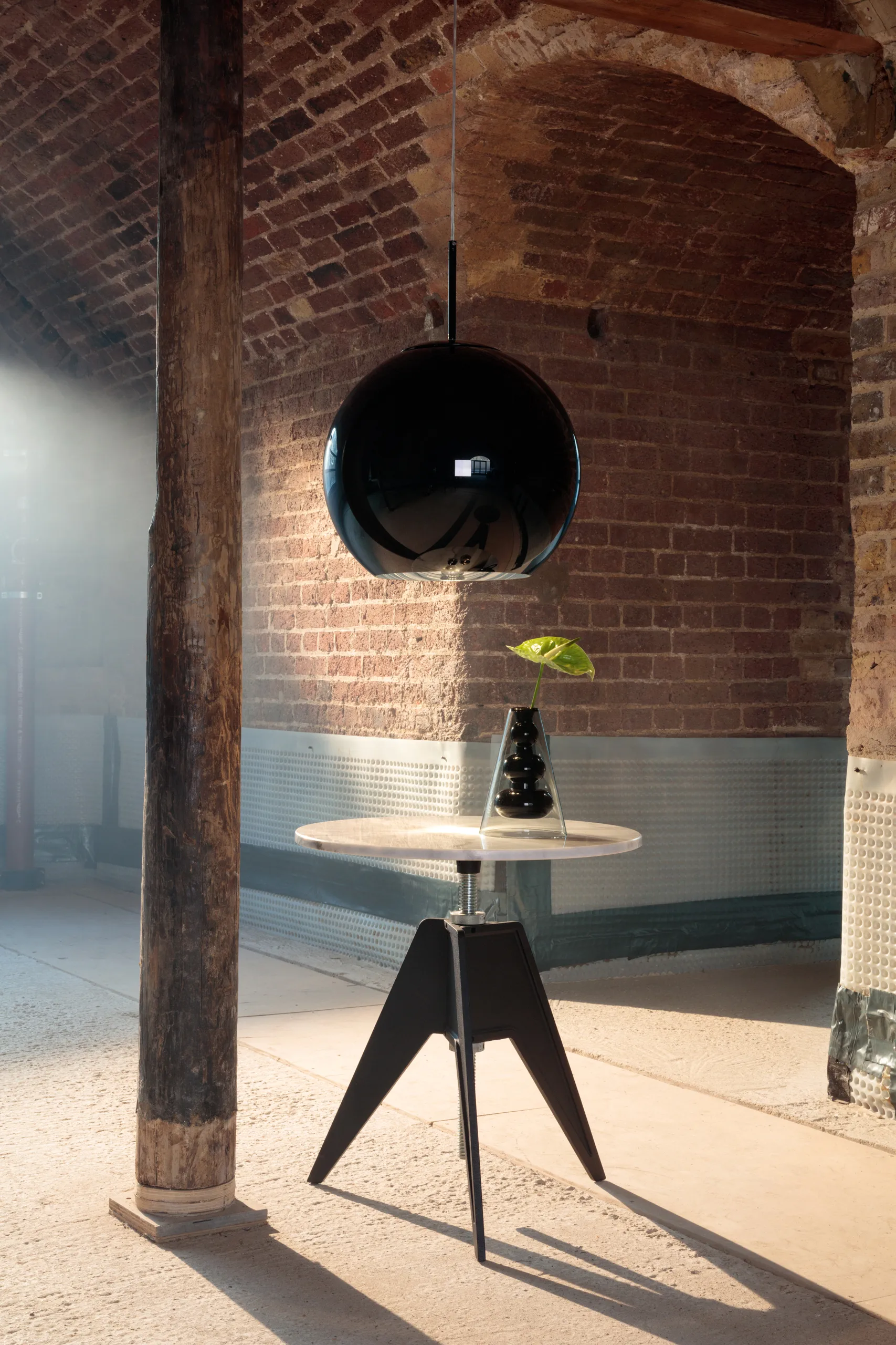 Bump Cone vase, Black Tom Dixon