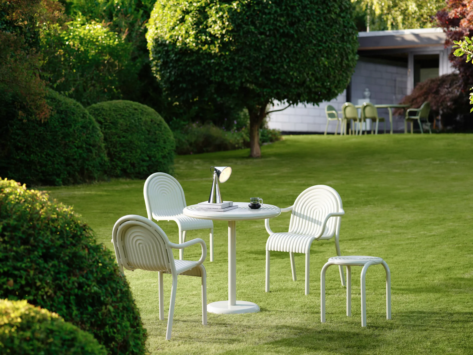 Groove café table round - Putty, Ø70 cm Tom Dixon