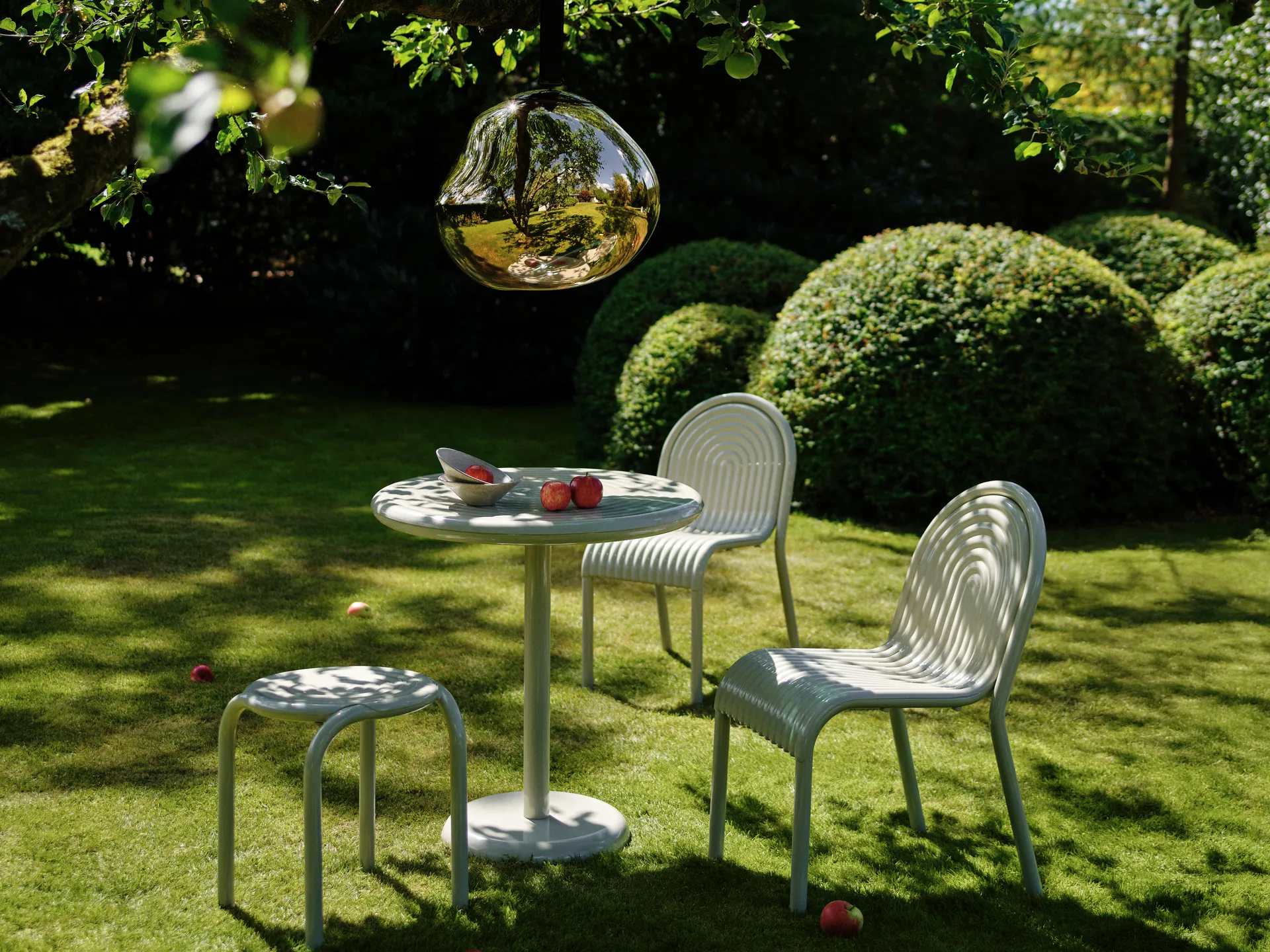 Groove café table round - Putty, Ø70 cm Tom Dixon