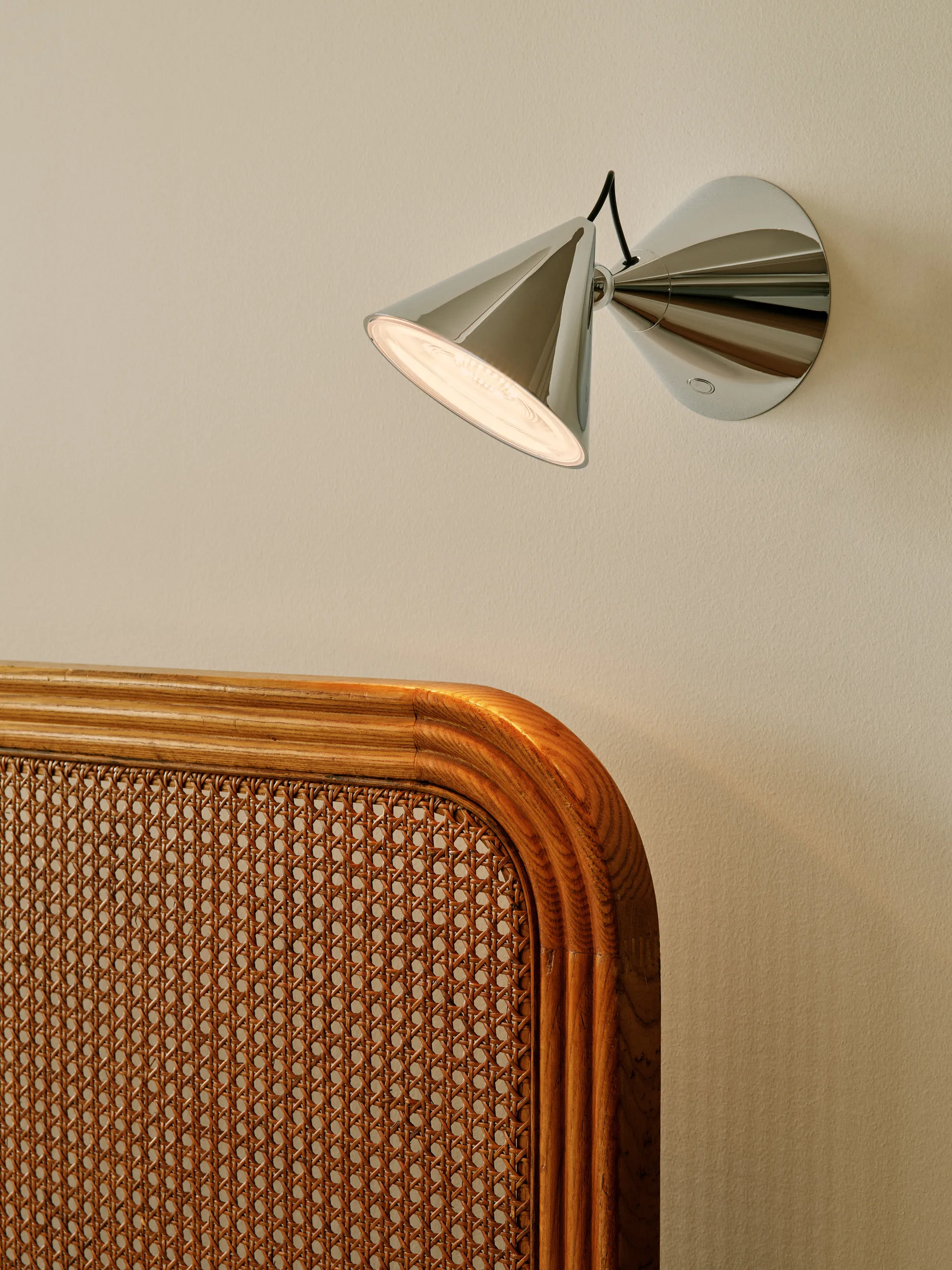 Pose Surface wall lamp, Silver Tom Dixon