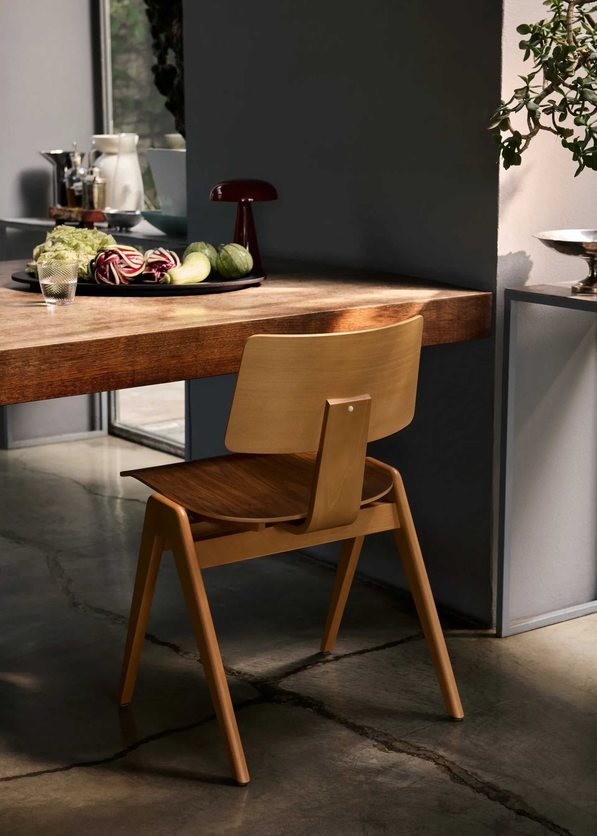 Daystak RD1 side chair, Beech-walnut &Tradition