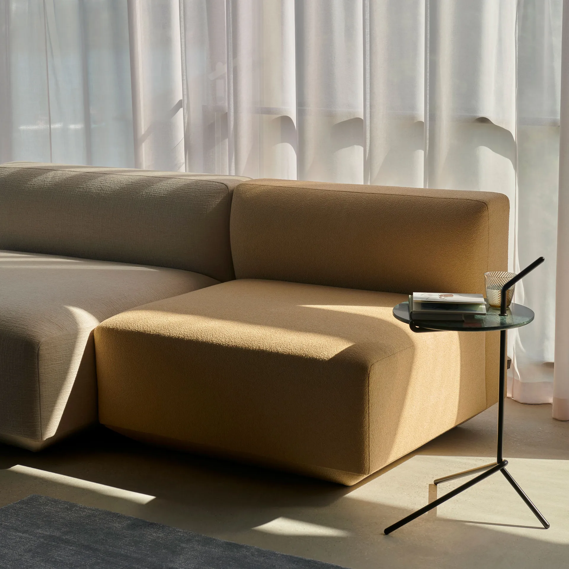 Halten SH9 side table, Verde guatemala-warm black &Tradition