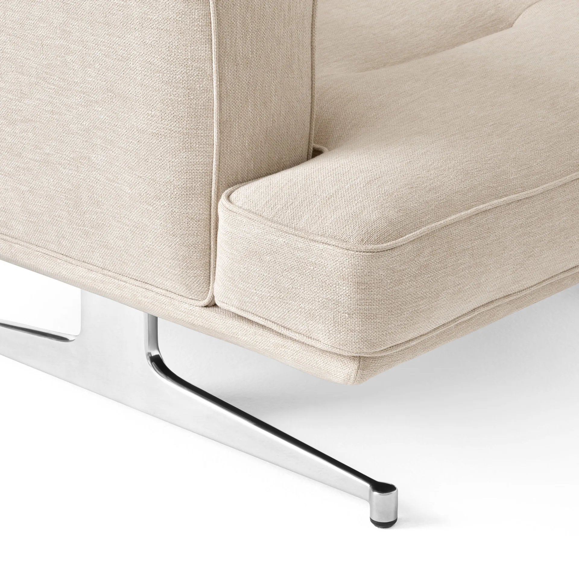 Inland AV21 armchair, Clay 0011-polished aluminium &Tradition