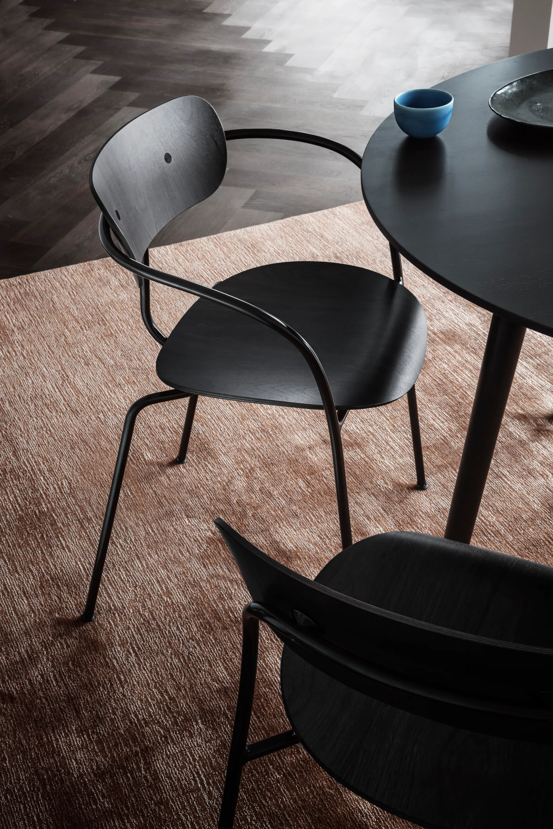Pavilion chair AV2, Black lacquered oak &Tradition