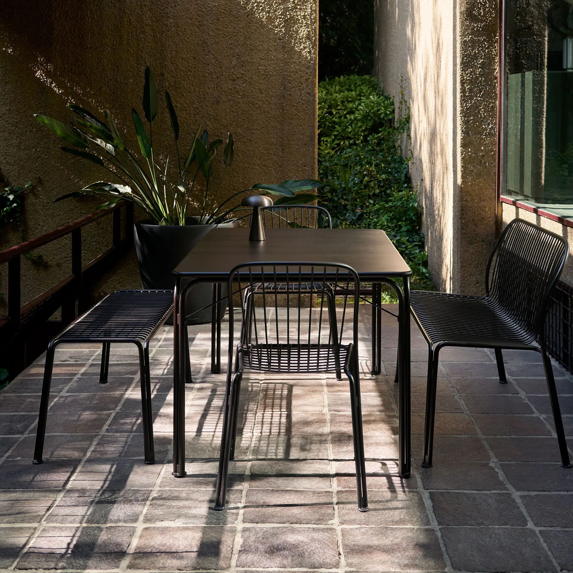 Thorvald SC113 dining table, Warm black, 160 cm &Tradition