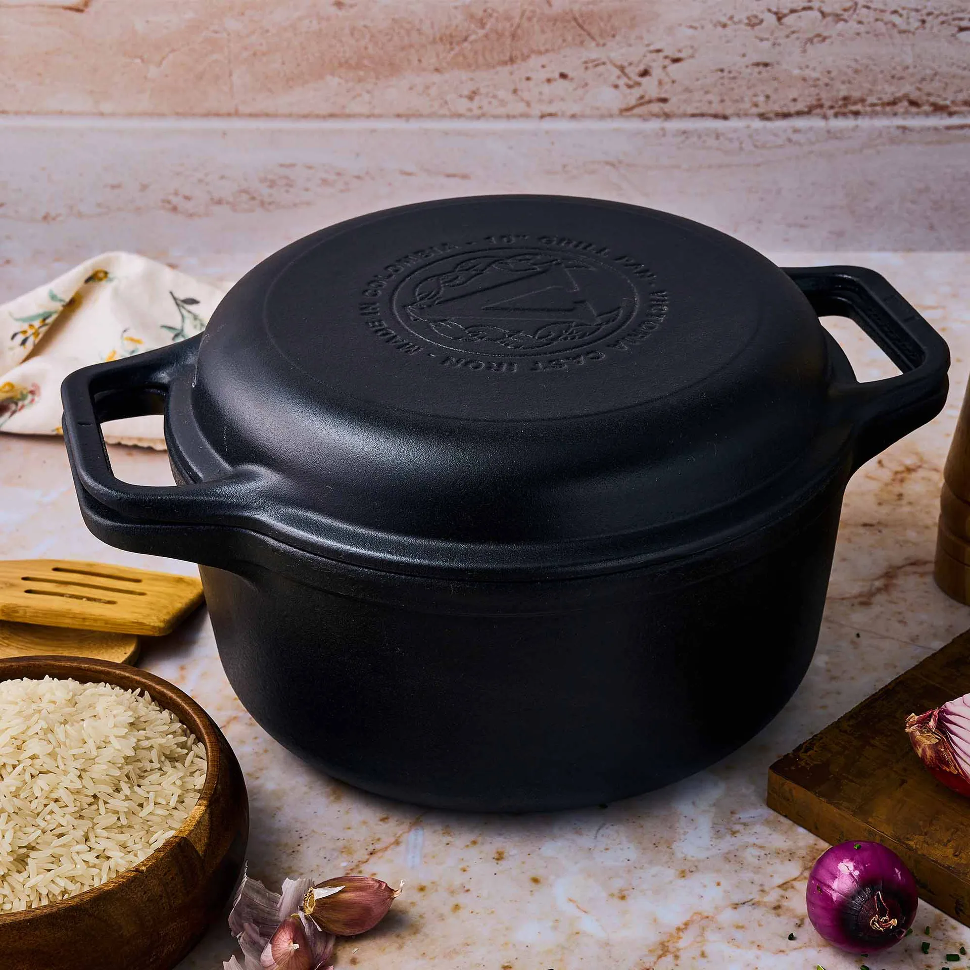Cast iron Dutch oven and grill pan, pre-seasoned, 2 pieces Victoria