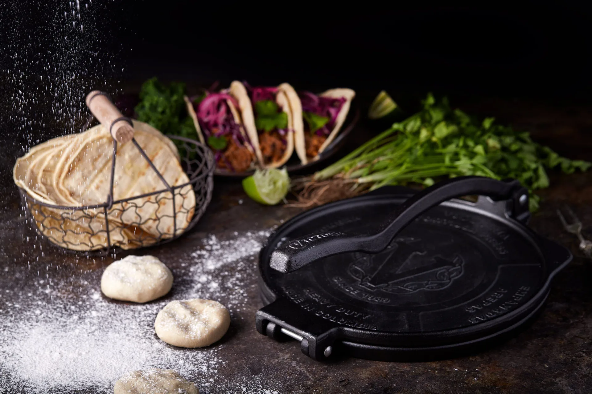 Heavy duty tortilla press Ø25 cm, Black, cast iron Victoria