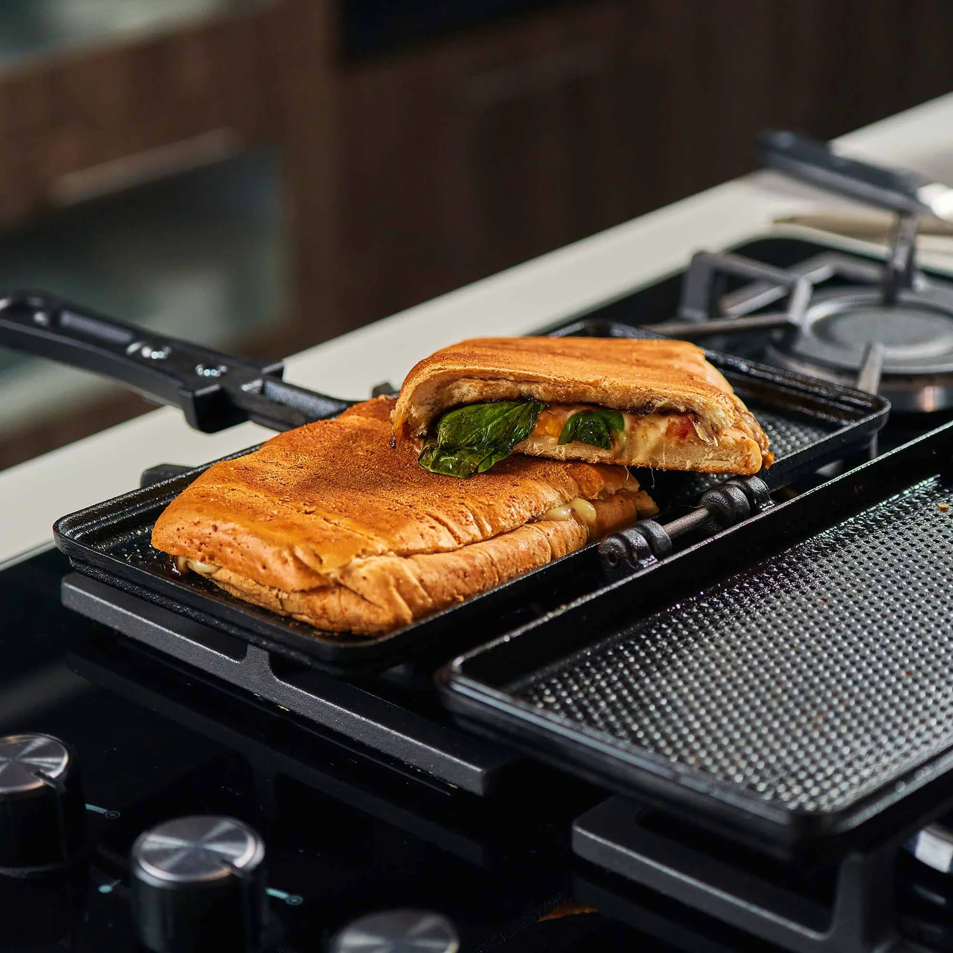 Victoria sandwich maker & panini press pre-seasoned, 34.8x27 cm Victoria