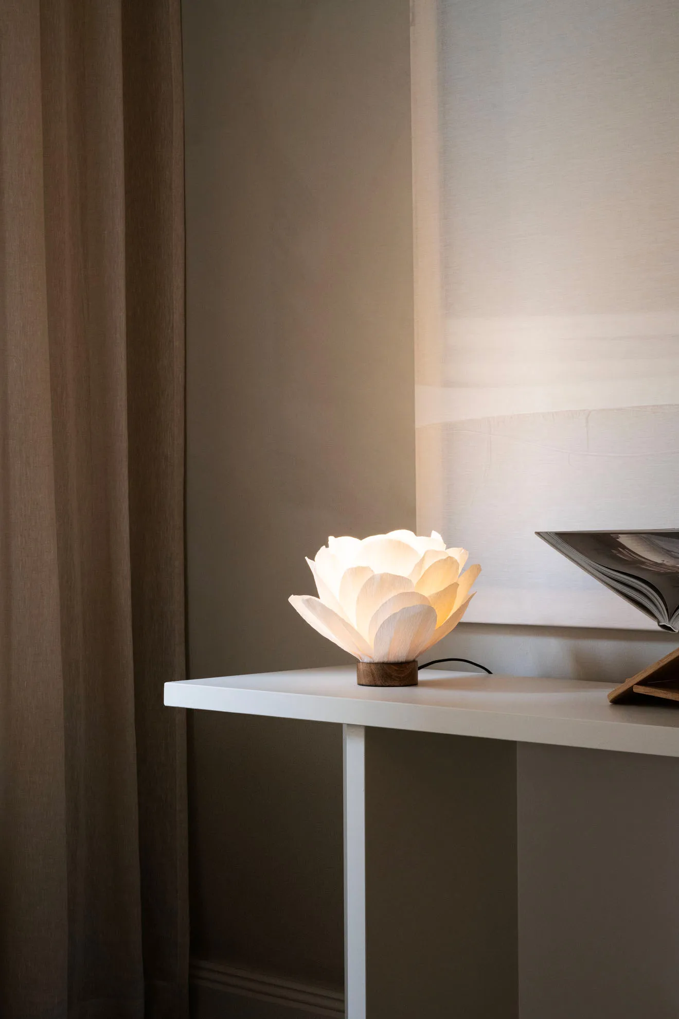 Lisa table lamp, White, Ø28x23 cm Watt & Veke