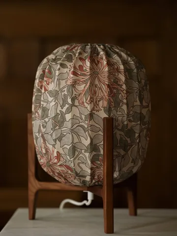 Prisma table lamp - Dark ash-Honeysuckle blush, Ø27x42 cm - Watt & Veke