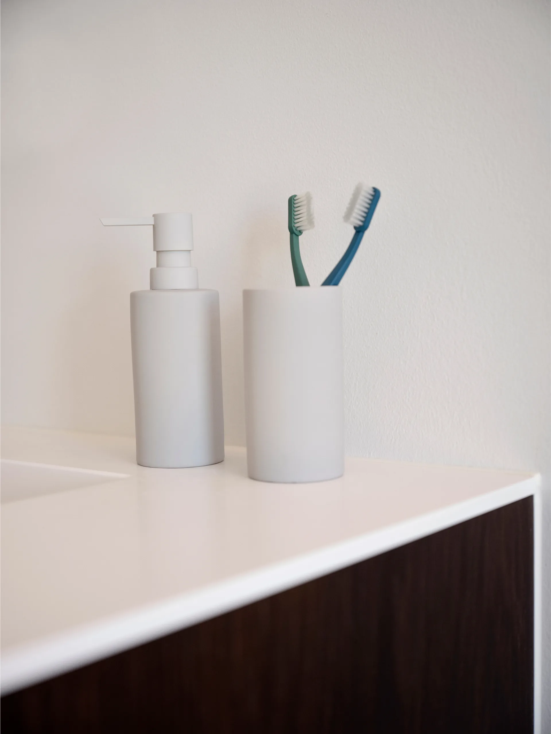 Solo toothbrush mug, Soft Grey Zone Denmark